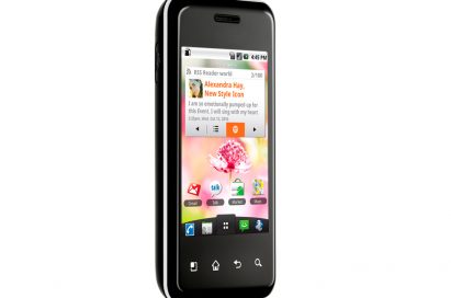Front view of the LG Optimus Chic facing 30-degrees to the right