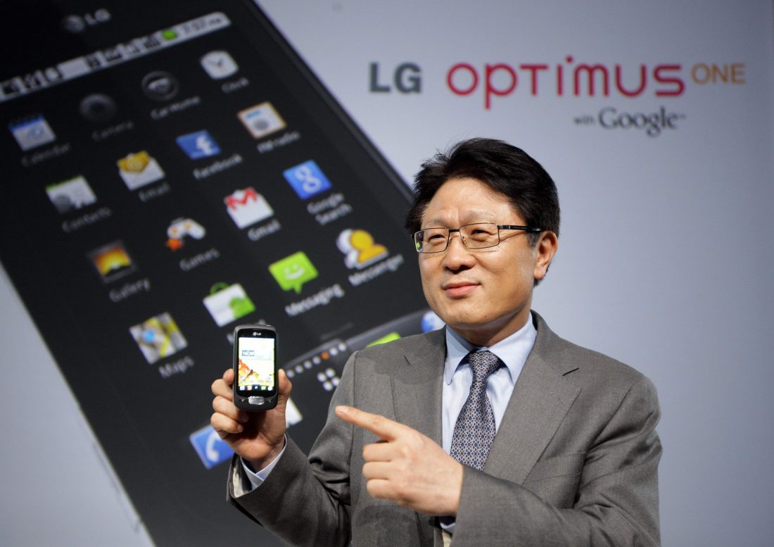 Dr. Skott Ahn, president and CEO of LG Electronics Mobile Communications Company, shows off the LG Optimus One.
