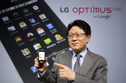 Dr. Skott Ahn, president and CEO of LG Electronics Mobile Communications Company, shows off the LG Optimus One.