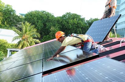 MALDIVES PRESIDENT GOES SOLAR WITH HELP FROM LG