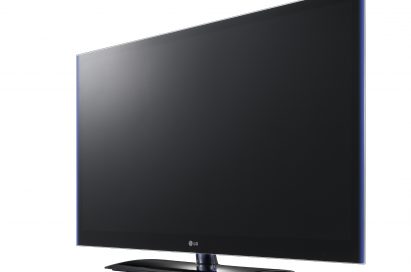 A right-side view of LG plasma 3D HDTV INFINIA model PZ750