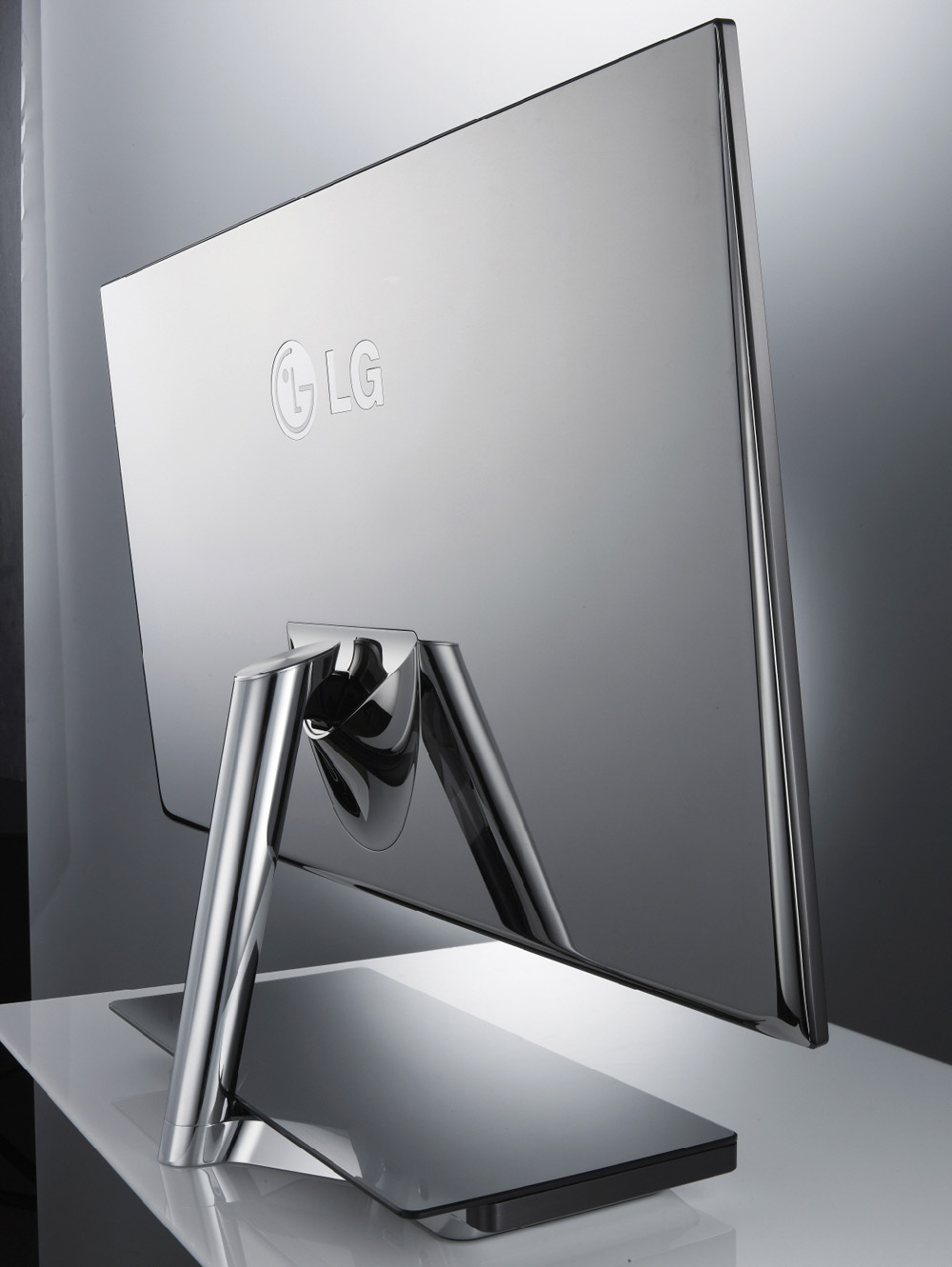 Rear view of LG's E91 monitor rotated 15 degrees to the right