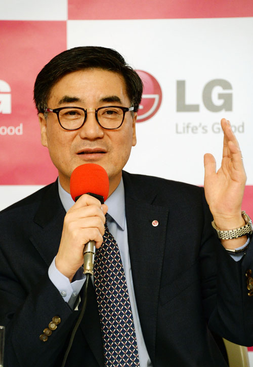 LG REVEALS AGGRESSIVE STRATEGY FOR 