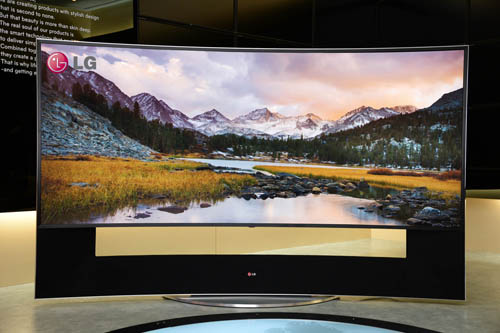 LG TO UNVEIL WORLD’S FIRST 105-INCH CURVE