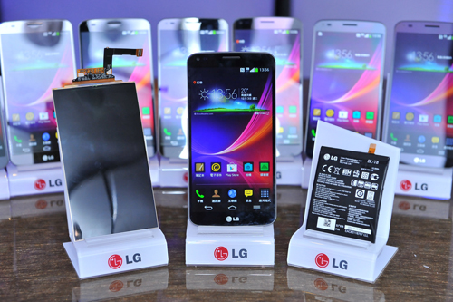LG G FLEX BEGINS GLOBAL ROLLOUT WITH INTRODUC