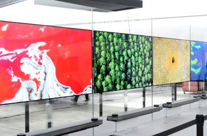 LG SIGNATURE OLED TV W PUSHES TV DESIGN INTO A NEW DIMENSION AT CES 2017