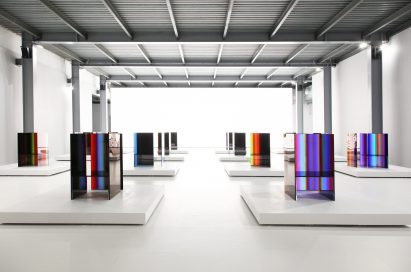 A front, wide-angle view of Tokujin Yoshioka’s art exhibition which boasts LG’s OLED technology to express bight colors and artwork to visitors