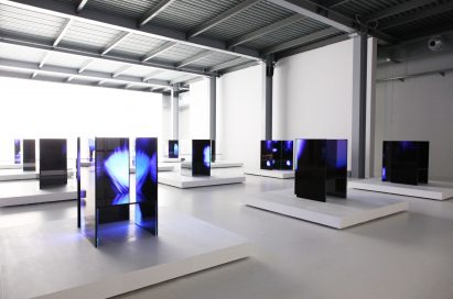 A wide-angle view of many of the installations found inside Tokujin Yoshioka’s art exhibition, equipped with LG’s OLED displays to showcase the technology’s incredible black levels to visitors
