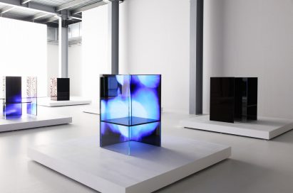 Another side view of multiple installations found inside Tokujin Yoshioka’s art exhibition, equipped with LG’s OLED displays to showcase vivid colors and artwork to visitors