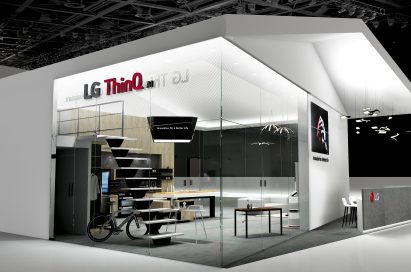 A panorama view of LG’s DeepThinQ 1.0 booth.