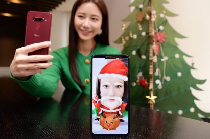 [BEYOND NEWS] LG V40 THINQ HOLIDAY-THEMED AR STICKERS ADD TO THE FESTIVE FUN