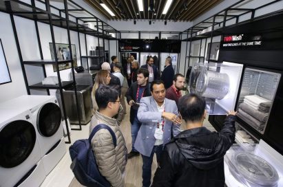 LG InnoFest 2019 MEA attendees discuss the products in LG SIGNATURE and LG Objet lineups.
